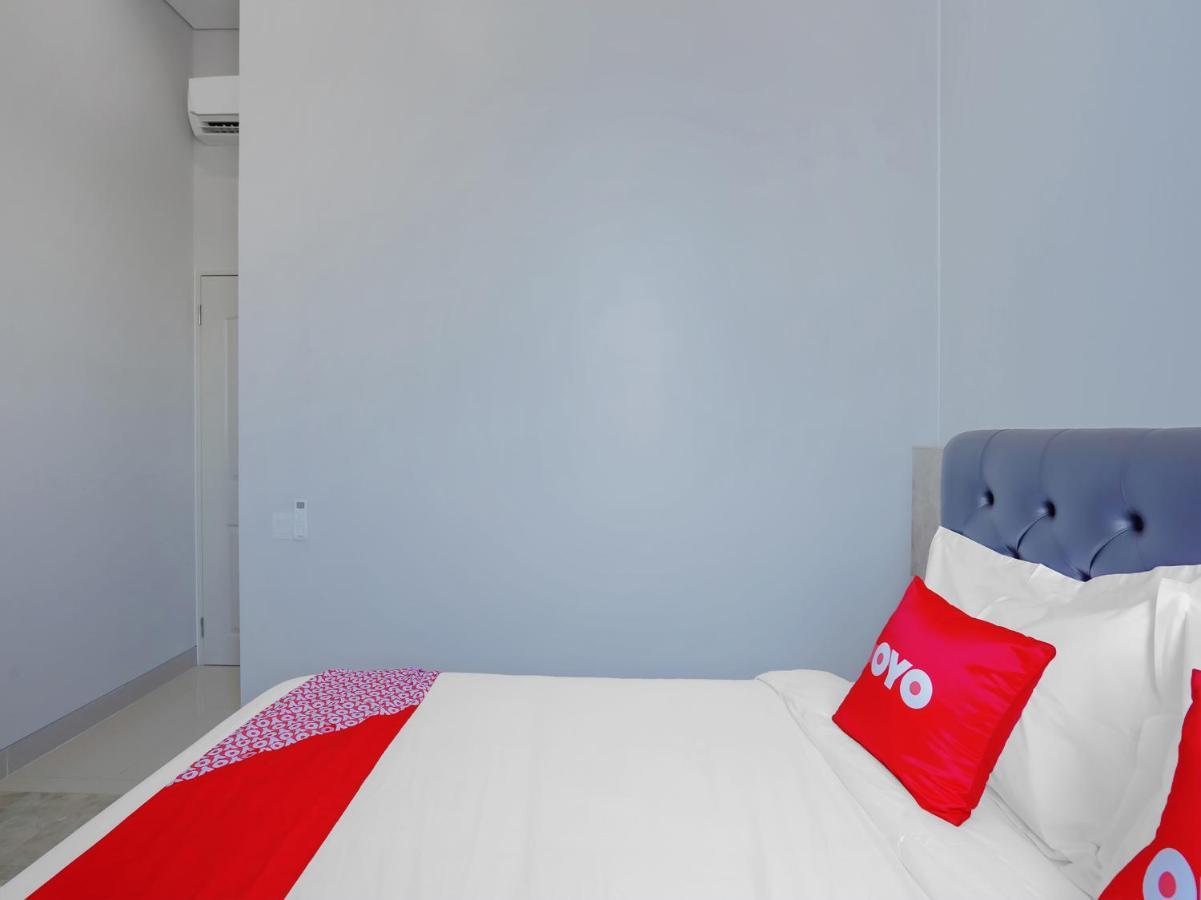 OYO 90336 Olive Guest House Sorabaya Extérieur photo